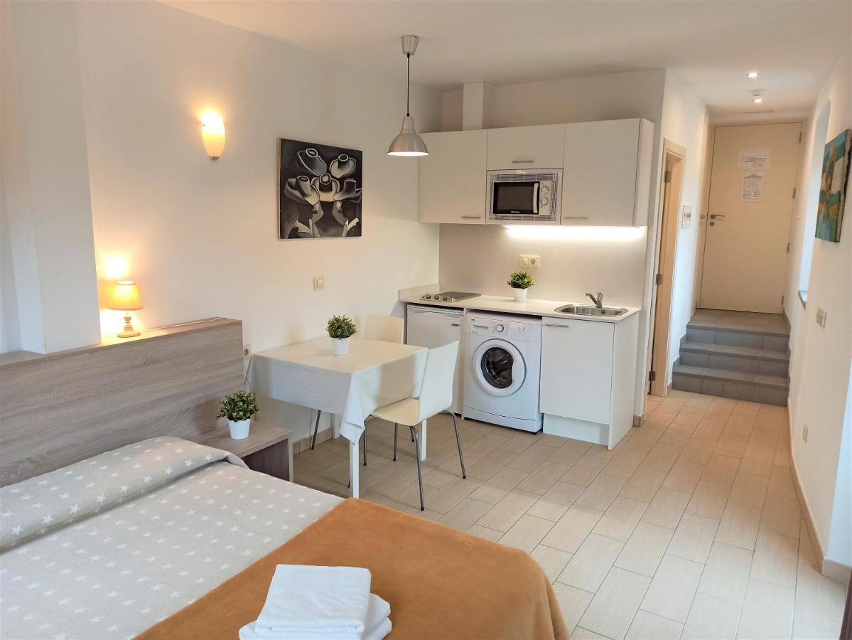 Apartaments Fonda Comerc Torroella De Montgri Luaran gambar