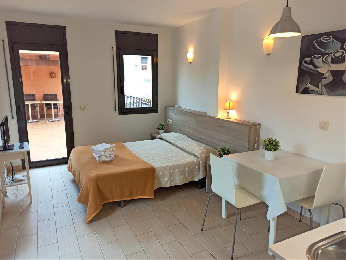 Apartaments Fonda Comerc Torroella De Montgri Luaran gambar