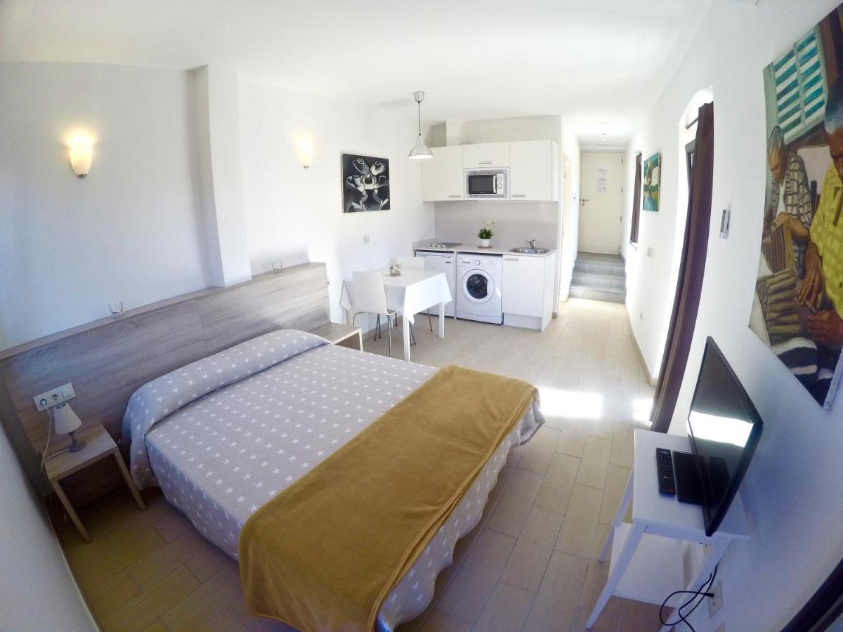 Apartaments Fonda Comerc Torroella De Montgri Luaran gambar