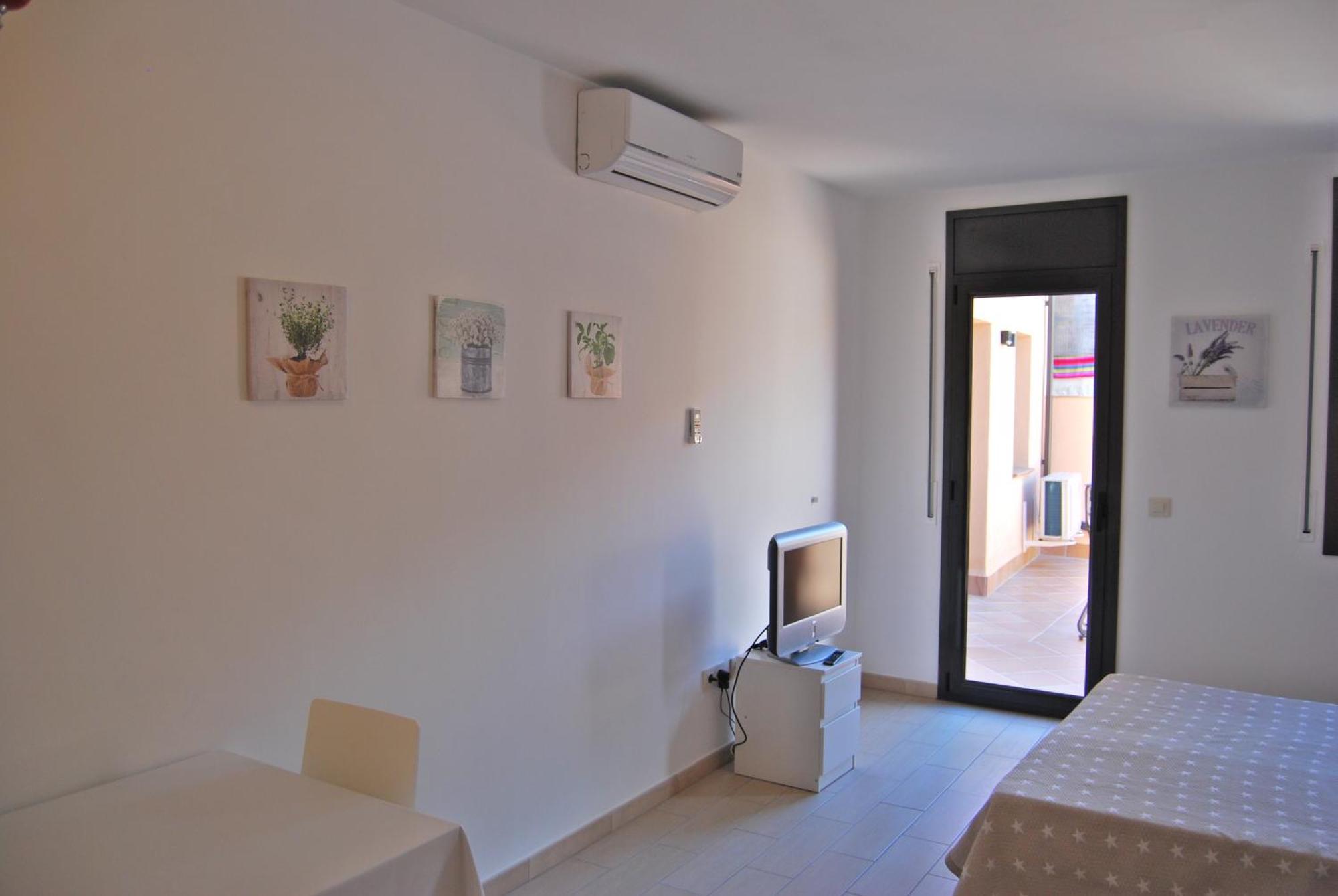 Apartaments Fonda Comerc Torroella De Montgri Luaran gambar