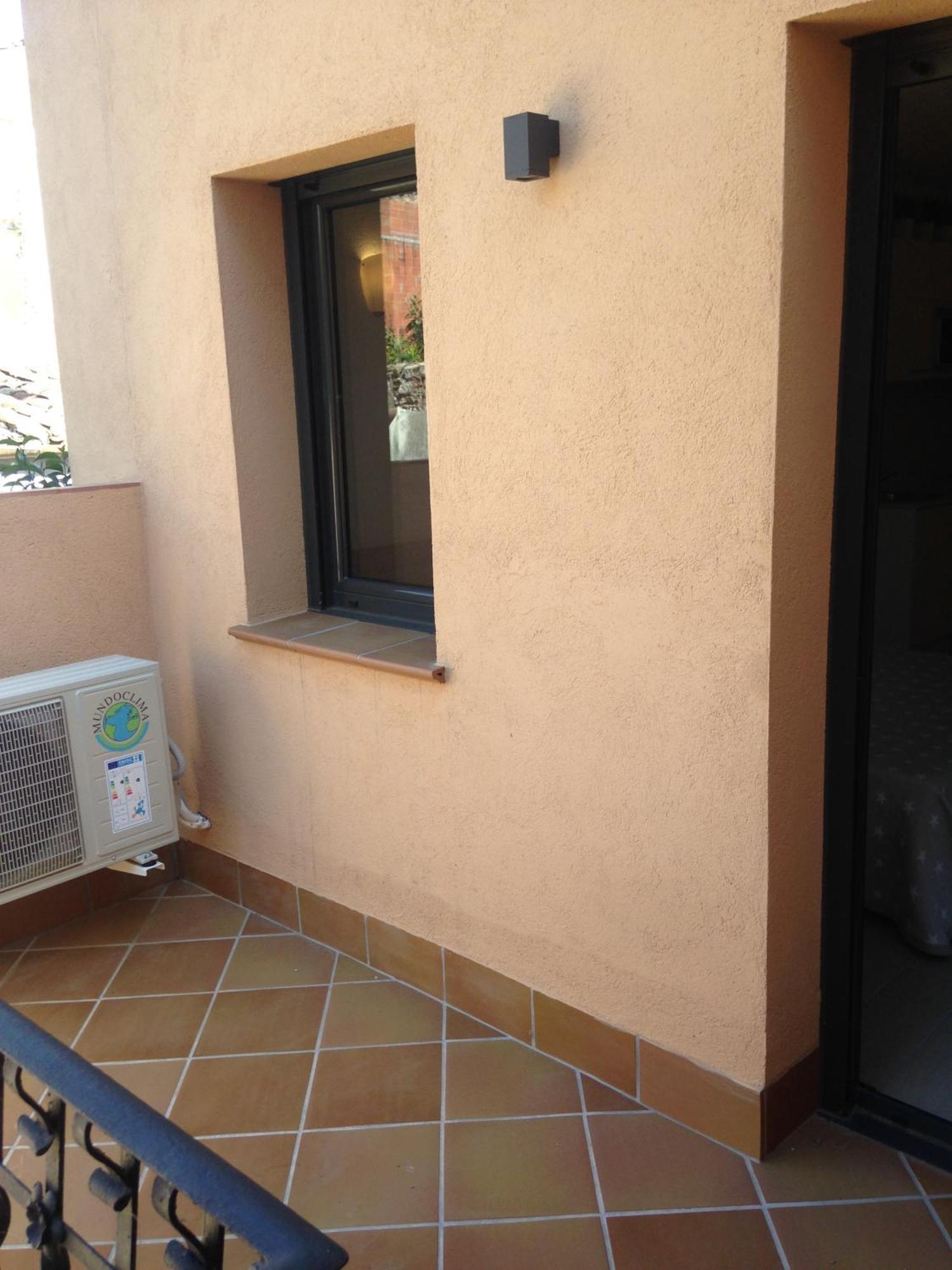 Apartaments Fonda Comerc Torroella De Montgri Luaran gambar