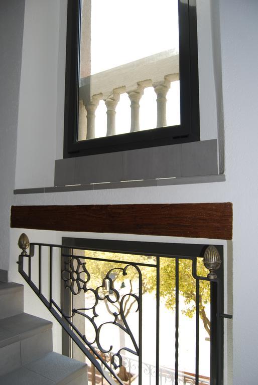 Apartaments Fonda Comerc Torroella De Montgri Luaran gambar